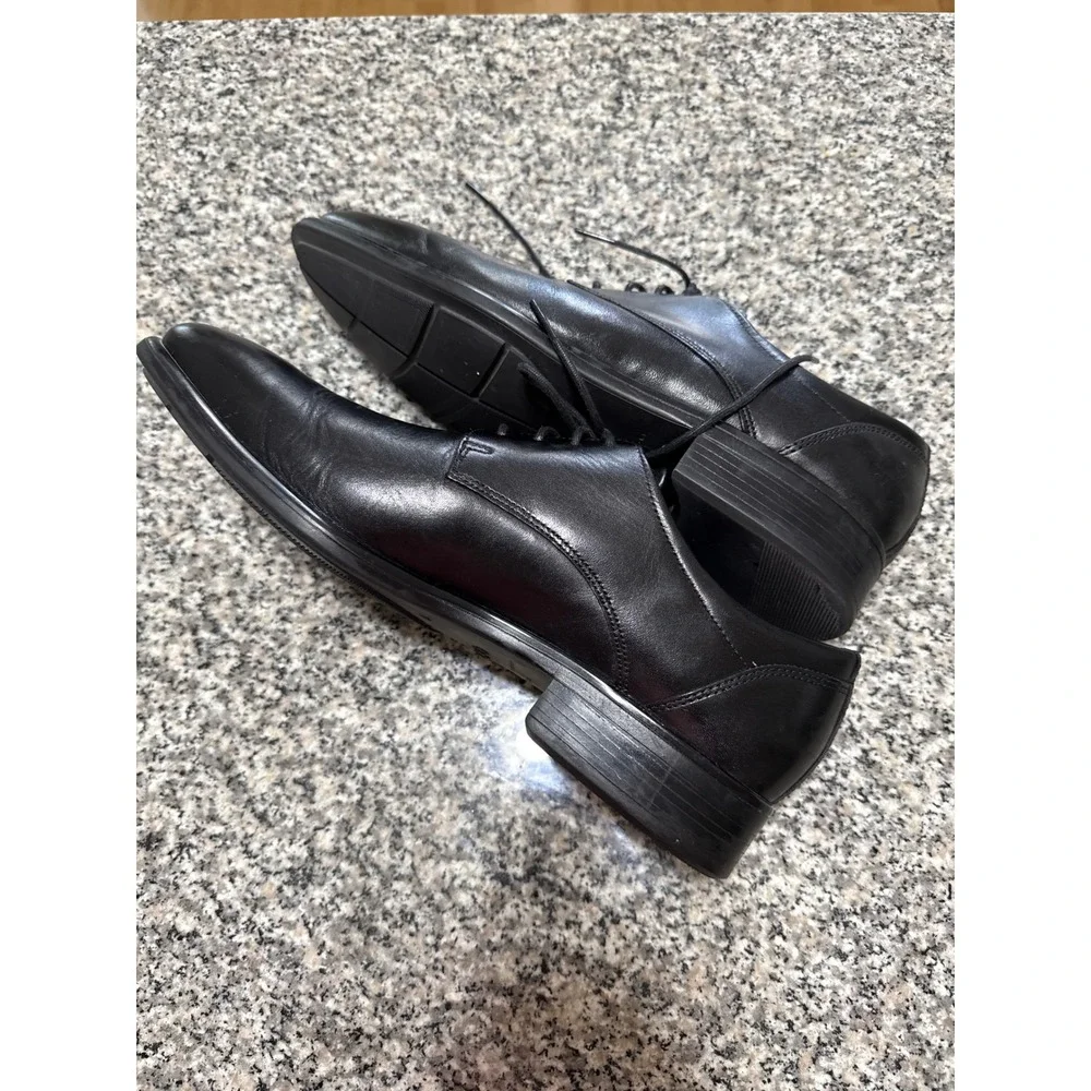 ECCO Tray Tech Derby Shoes Mens 10 Black Leather Plain Toe Dress 51273401001